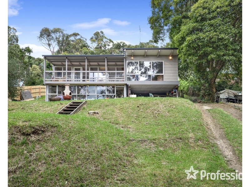 17 Murrumbung Road, Mount Evelyn VIC 3796