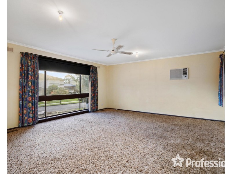 11 Olympus Drive, Croydon South VIC 3136