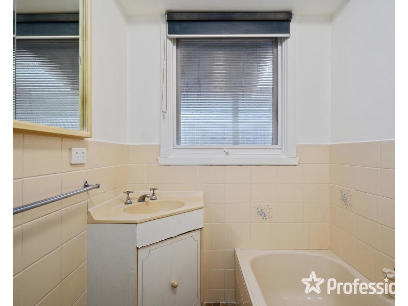 11 Olympus Drive, Croydon South VIC 3136