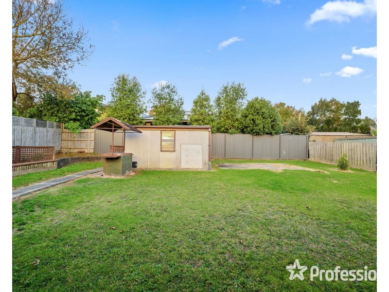 11 Olympus Drive, Croydon South VIC 3136