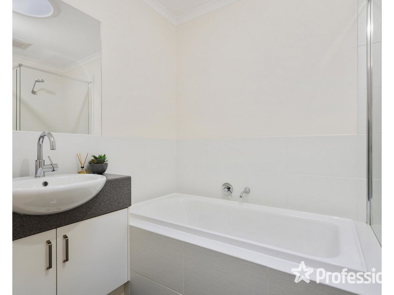 13A Andrew Street, Mooroolbark VIC 3138