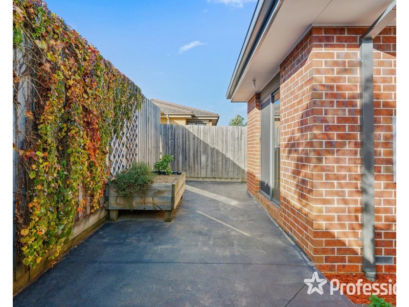 13A Andrew Street, Mooroolbark VIC 3138