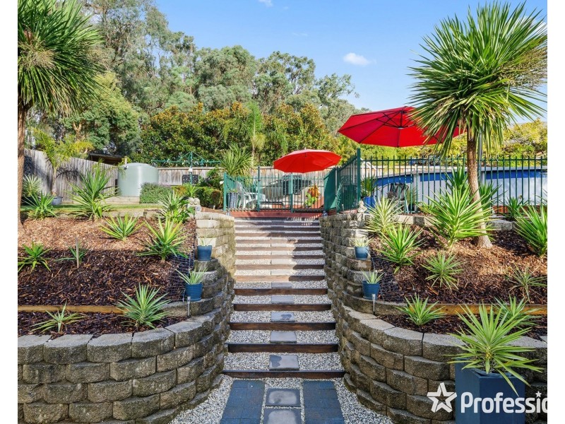 18 Stringybark Boulevard, Mount Evelyn VIC 3796