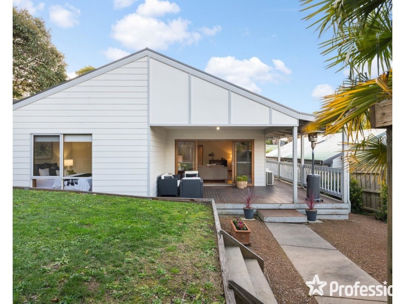 2A Fernhill Road, Mount Evelyn VIC 3796