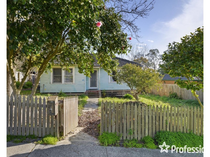 20 Patricia Avenue, Montrose VIC 3765