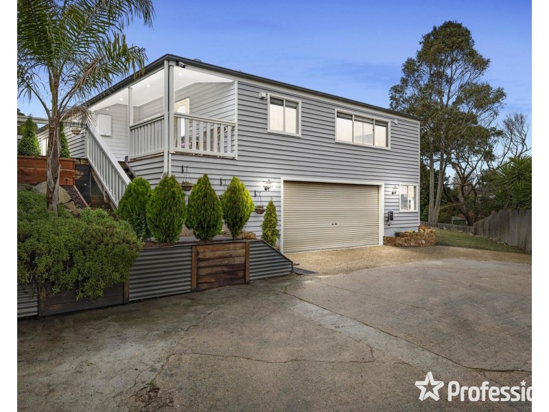 16 Gardner Parade, Mount Evelyn VIC 3796