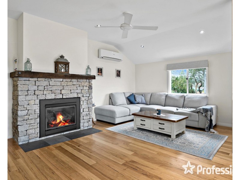 16 Gardner Parade, Mount Evelyn VIC 3796