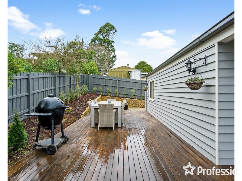 16 Gardner Parade, Mount Evelyn VIC 3796