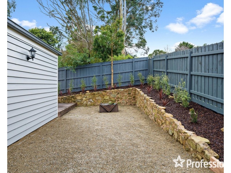16 Gardner Parade, Mount Evelyn VIC 3796