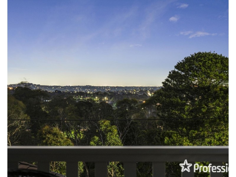 16 Gardner Parade, Mount Evelyn VIC 3796