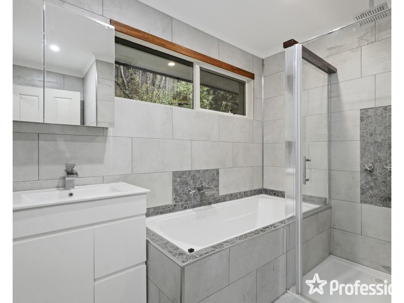 15 Amanda Court, Seville VIC 3139