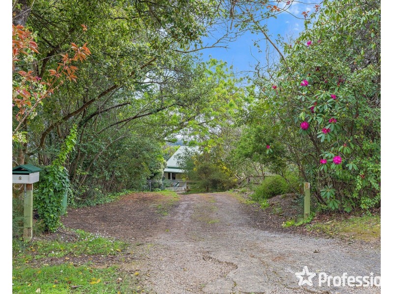 8 Grantully Street, Mount Evelyn VIC 3796