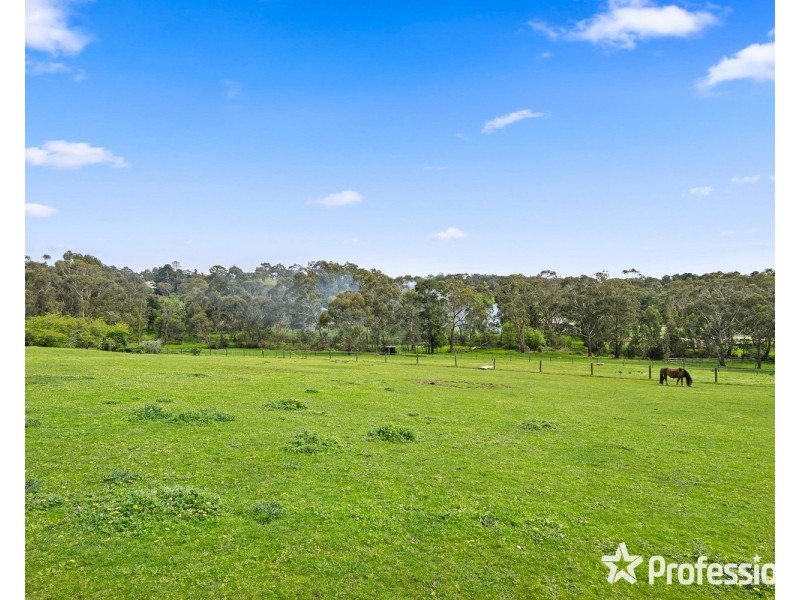 157 Bailey Road, Mount Evelyn VIC 3796