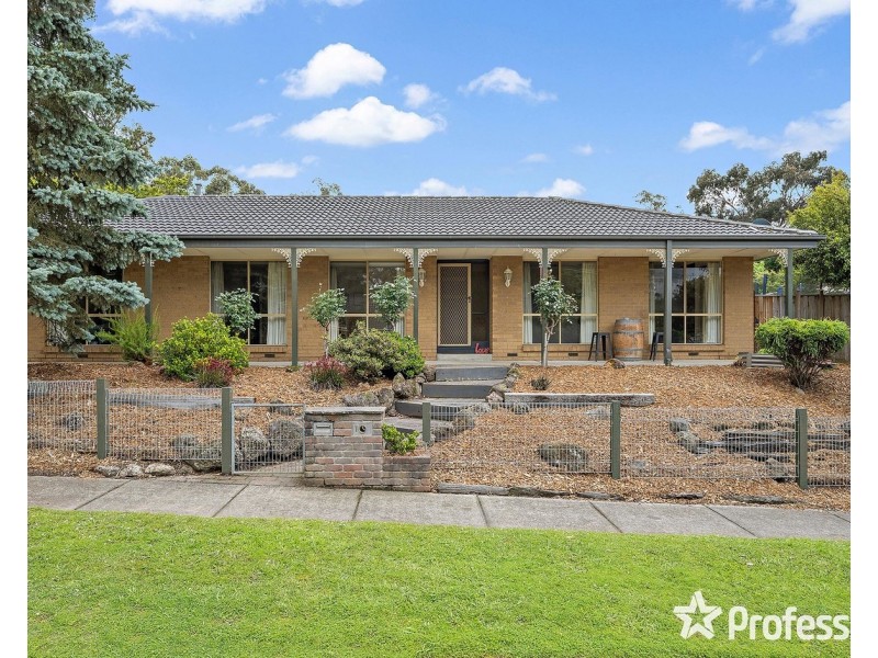 1 Penola Drive, Seville VIC 3139