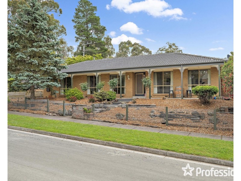 1 Penola Drive, Seville VIC 3139
