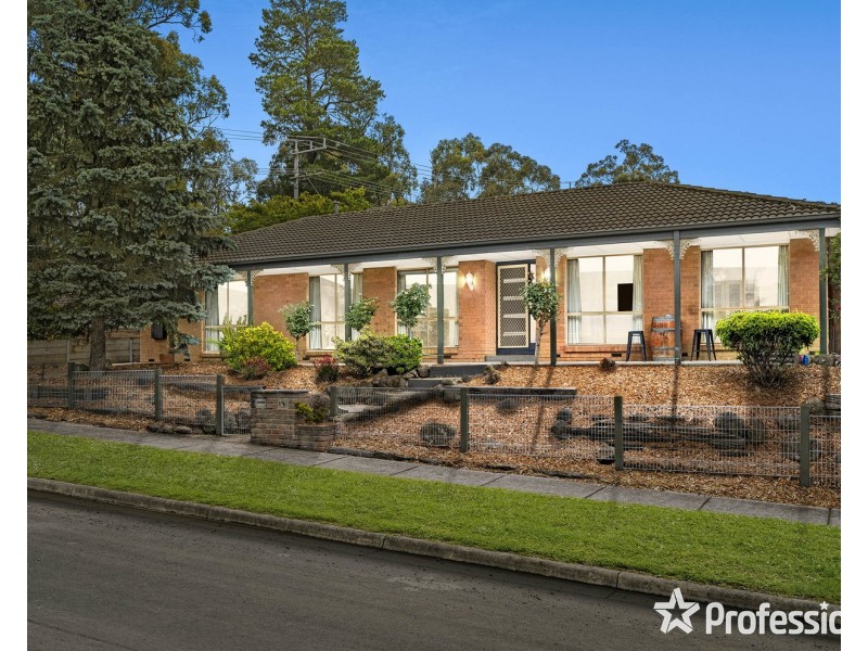 1 Penola Drive, Seville VIC 3139