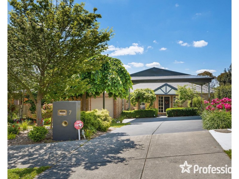 7 Tangermere Place, Lilydale VIC 3140