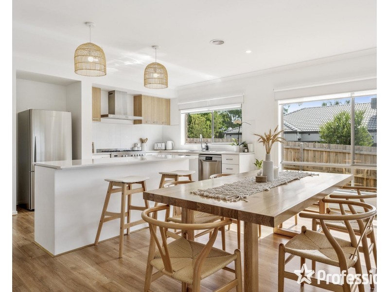 25 English Street, Seville VIC 3139