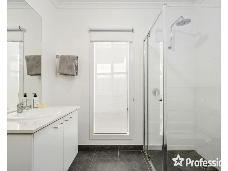 25 English Street, Seville VIC 3139