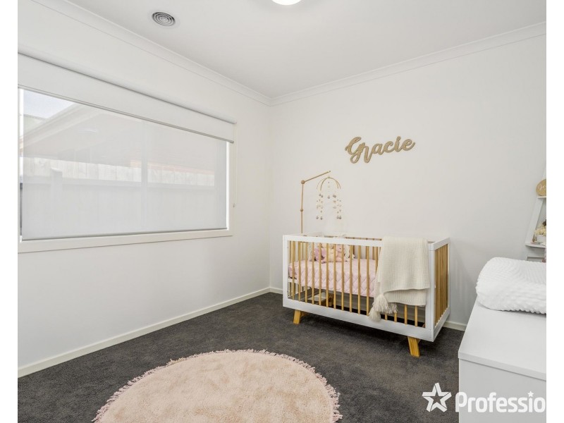 25 English Street, Seville VIC 3139