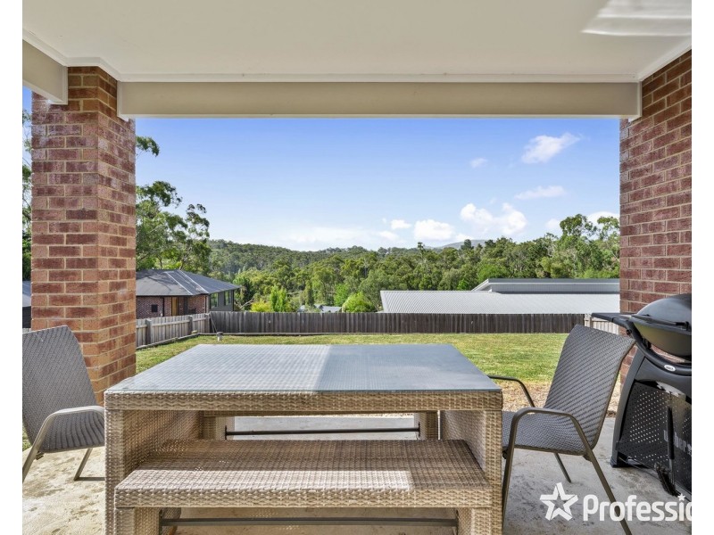 25 English Street, Seville VIC 3139