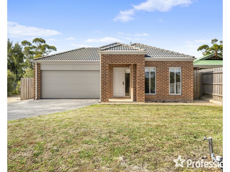 25 English Street, Seville VIC 3139