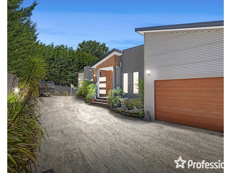 411 Warburton Highway, Wandin North VIC 3139
