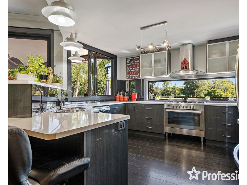 411 Warburton Highway, Wandin North VIC 3139