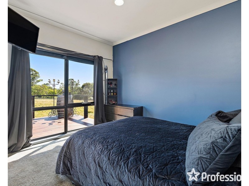 411 Warburton Highway, Wandin North VIC 3139