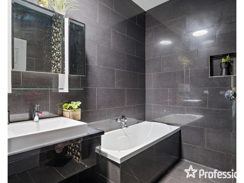 411 Warburton Highway, Wandin North VIC 3139