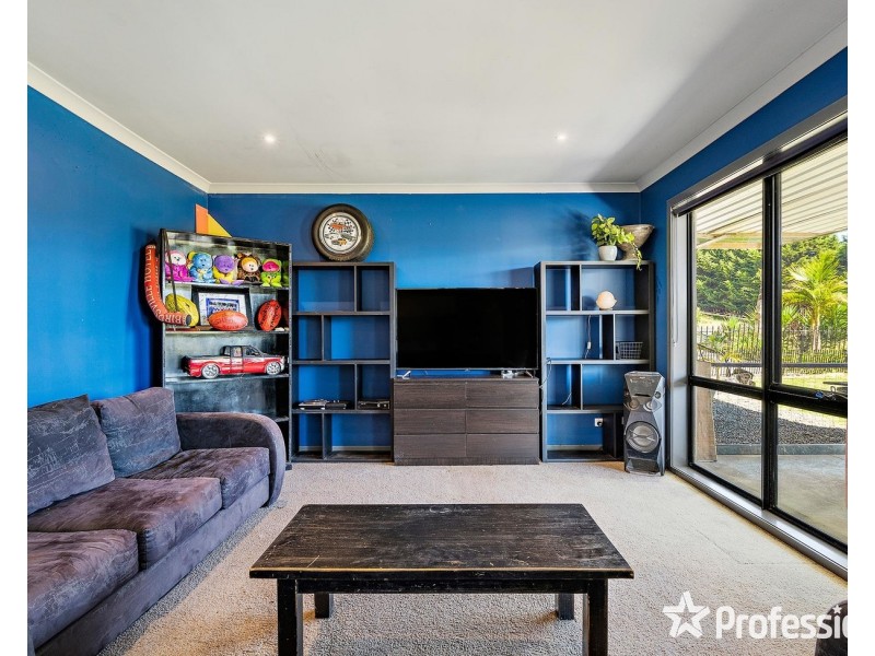 411 Warburton Highway, Wandin North VIC 3139
