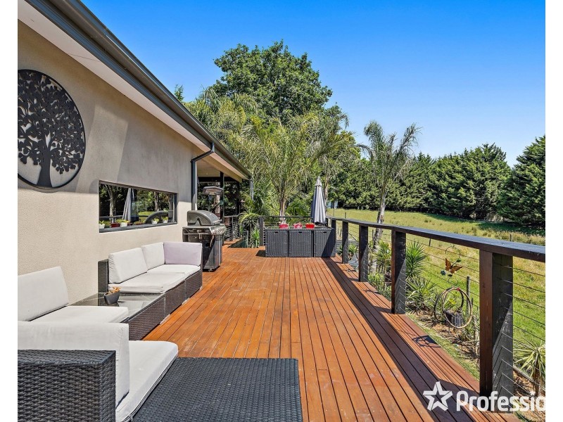 411 Warburton Highway, Wandin North VIC 3139