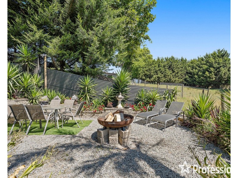 411 Warburton Highway, Wandin North VIC 3139