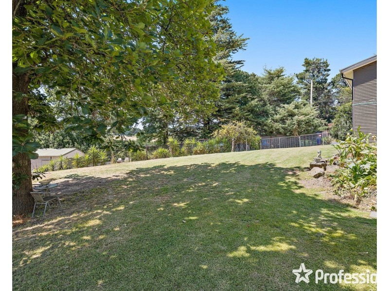 411 Warburton Highway, Wandin North VIC 3139