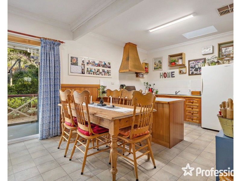 27 Alexandra Road, Lilydale VIC 3140