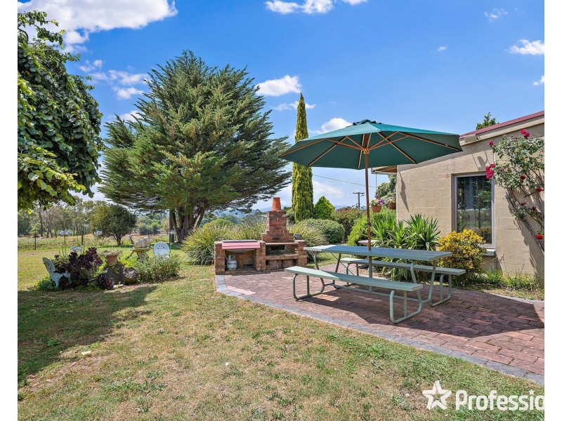 27 Elsie Street, Wandin North VIC 3139