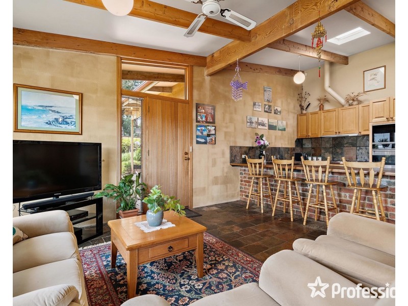 27 Elsie Street, Wandin North VIC 3139