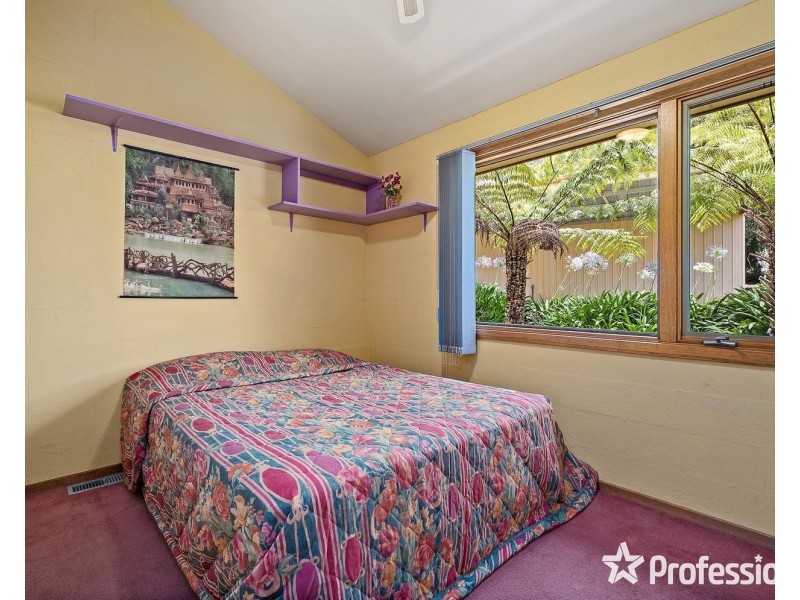 27 Elsie Street, Wandin North VIC 3139