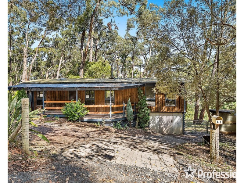 41 Railway Road, Mount Evelyn VIC 3796