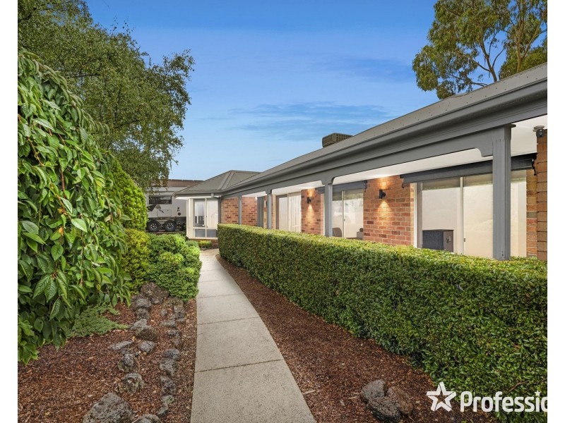 2 Michael Lane, Mount Evelyn VIC 3796