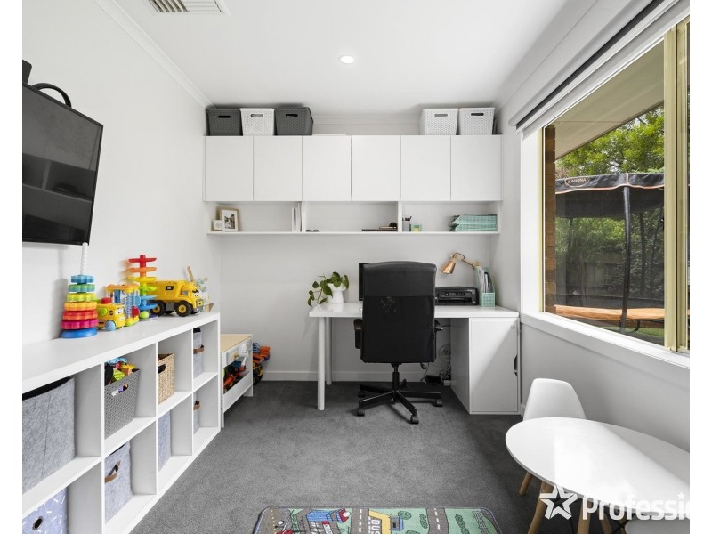 2 Michael Lane, Mount Evelyn VIC 3796