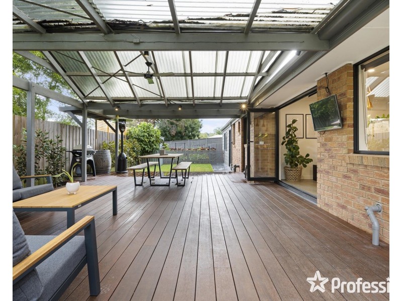 2 Michael Lane, Mount Evelyn VIC 3796