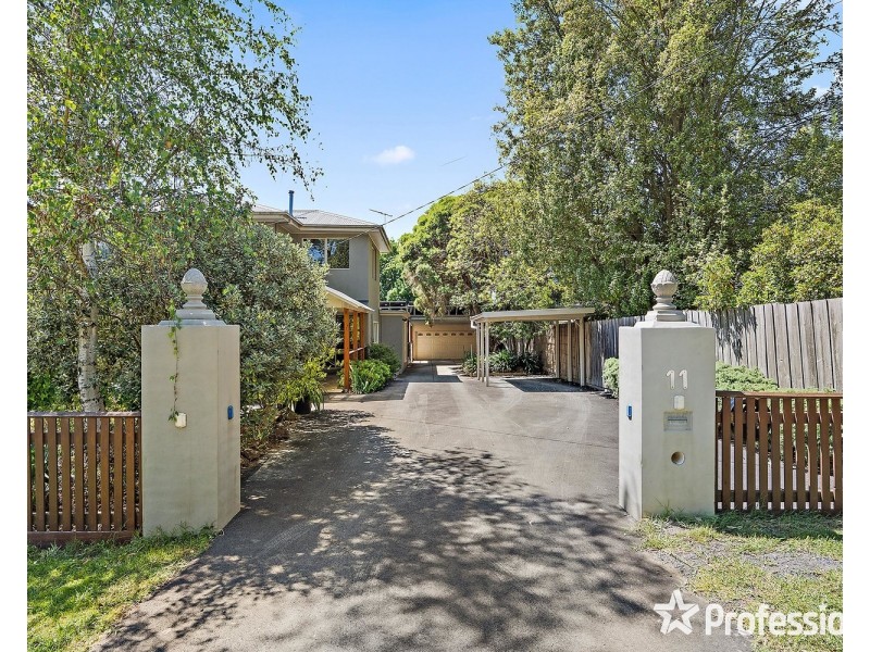 11 Alfred Street, Wandin North VIC 3139