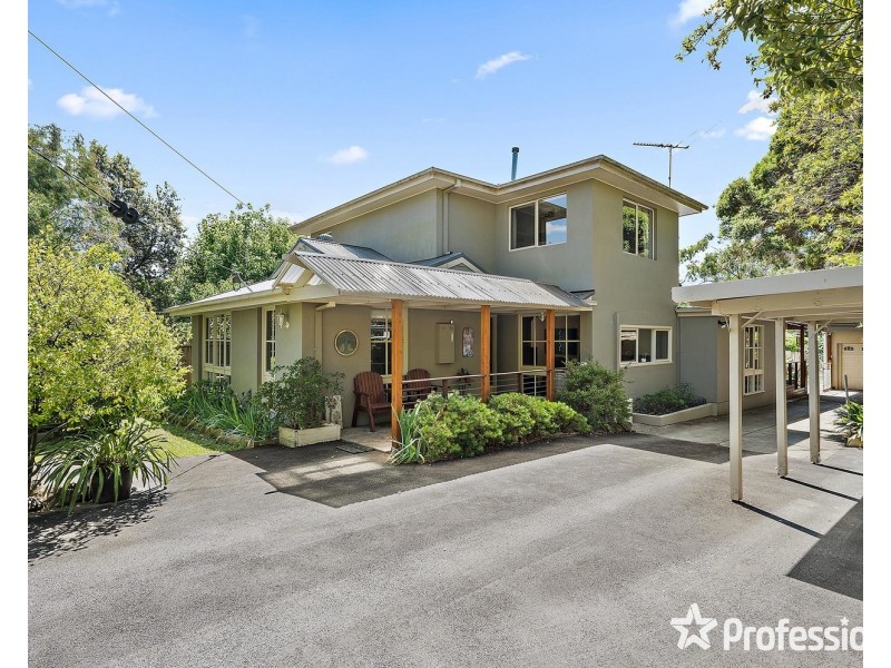 11 Alfred Street, Wandin North VIC 3139