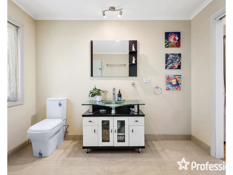 11 Alfred Street, Wandin North VIC 3139