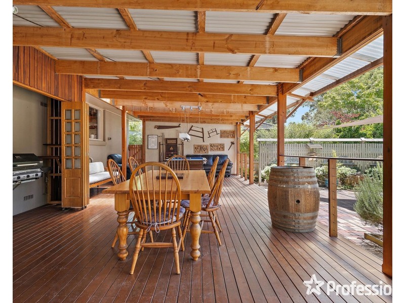 11 Alfred Street, Wandin North VIC 3139