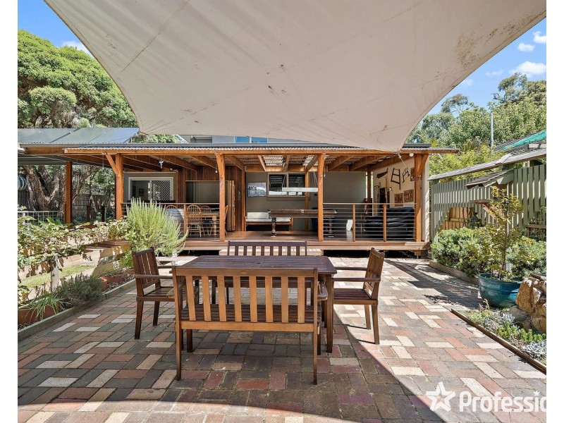 11 Alfred Street, Wandin North VIC 3139