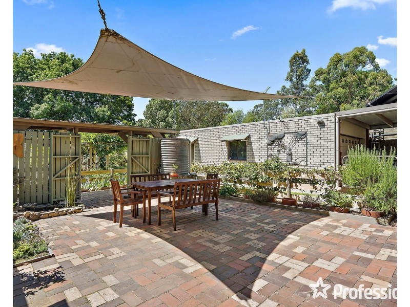 11 Alfred Street, Wandin North VIC 3139