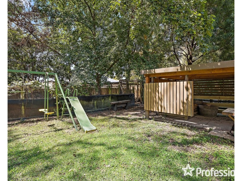 11 Alfred Street, Wandin North VIC 3139