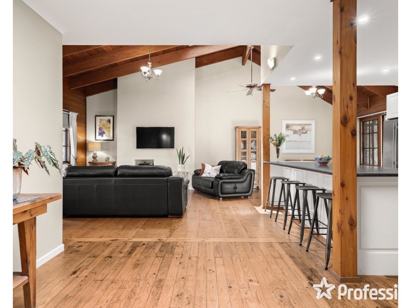 8 Adams Place, Mount Evelyn VIC 3796